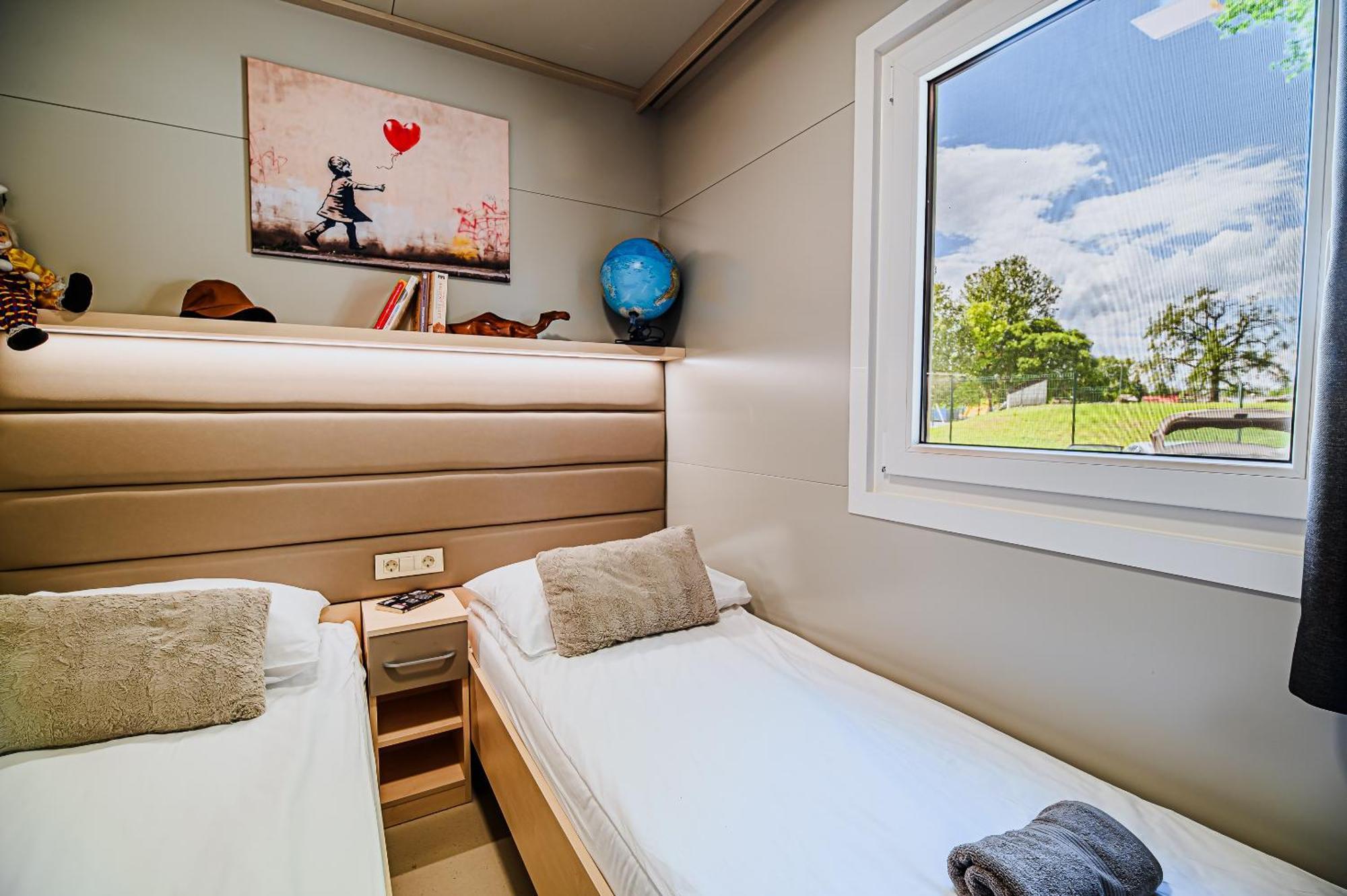 Deluxe Lake View Mobile Homes With Thermal Riviera Tickets Catez ob Savi Eksteriør bilde